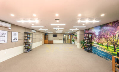 Không gian tổ chức sự kiện nhỏ dành cho ngành sáng tạo – dễ decor, ánh sáng đẹp, hỗ trợ media